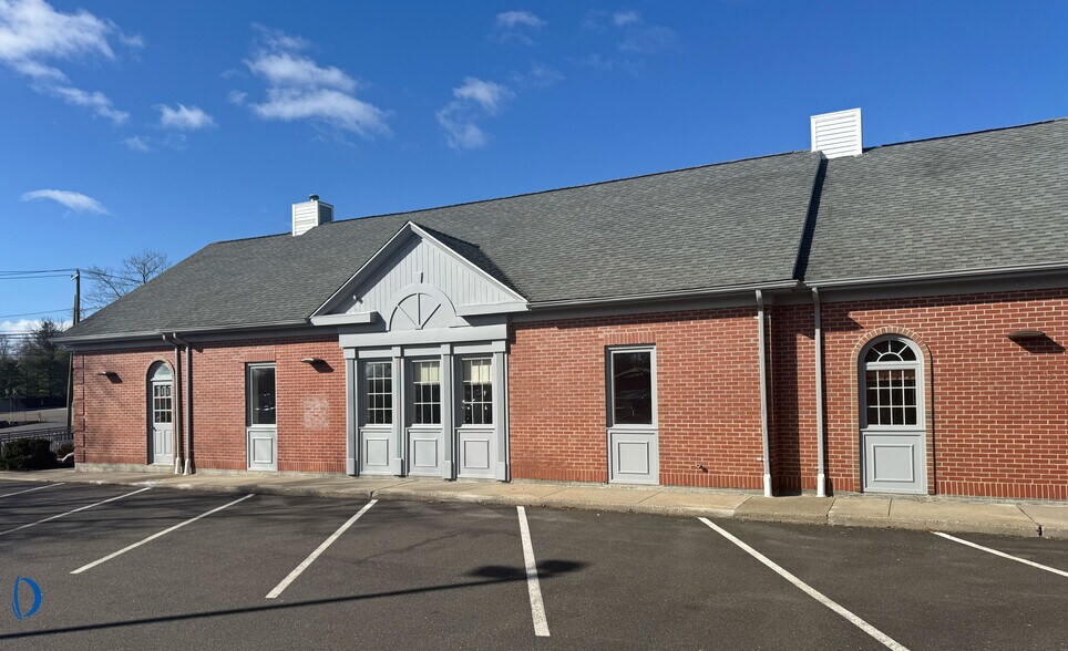 More Photos Of 1815 Post Rd E, Westport Bank For Lease