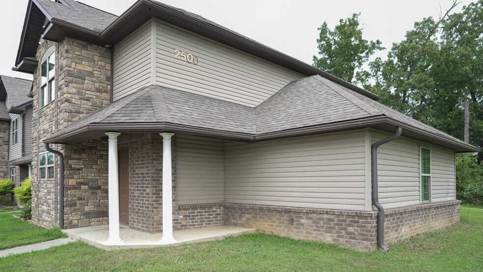 More Photos Of 2500 Ridgeland Cir, Pocahontas Apartments For Sale