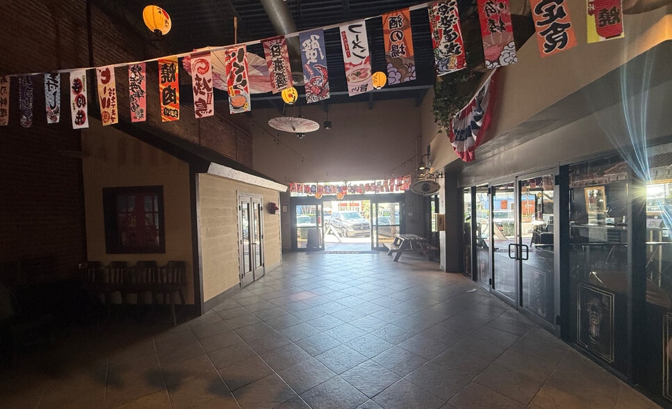 More Photos Of 924-936 E New Haven Ave, Melbourne Freestanding For Lease
