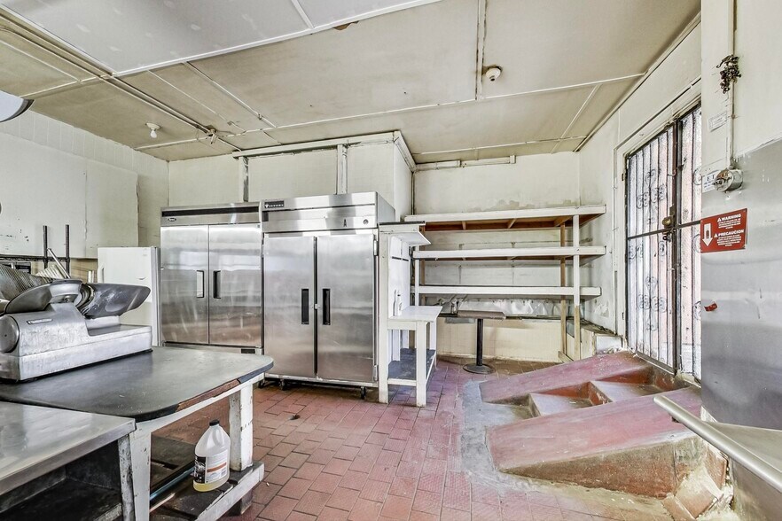 More Photos Of 2811-2815 Telegraph Ave, Berkeley Storefront Retail Residential For Sale