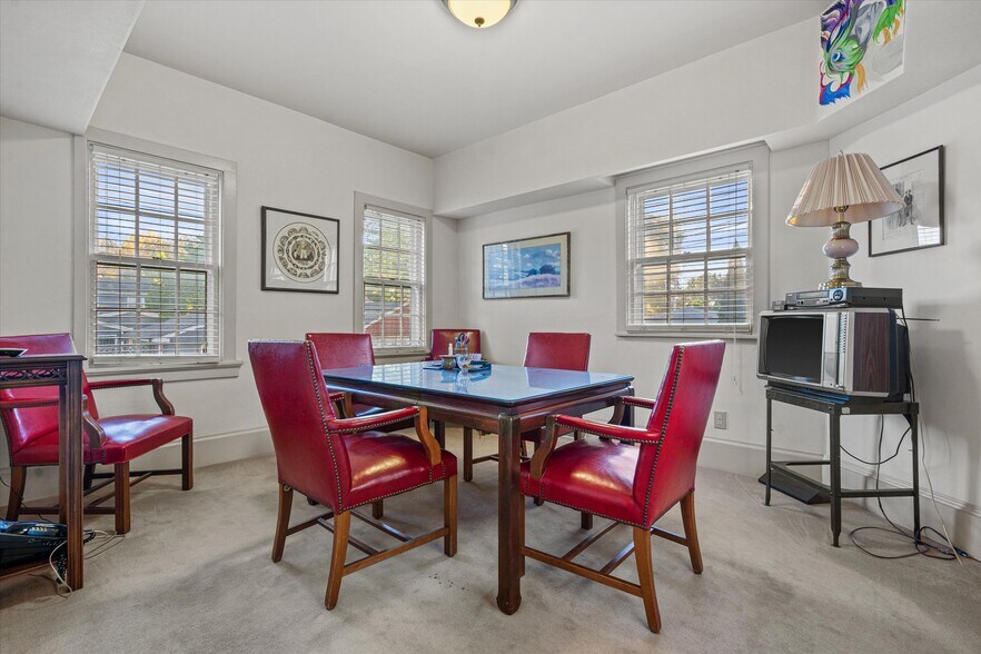 More Photos Of 2281 Swan Blvd, Milwaukee Office For Sale