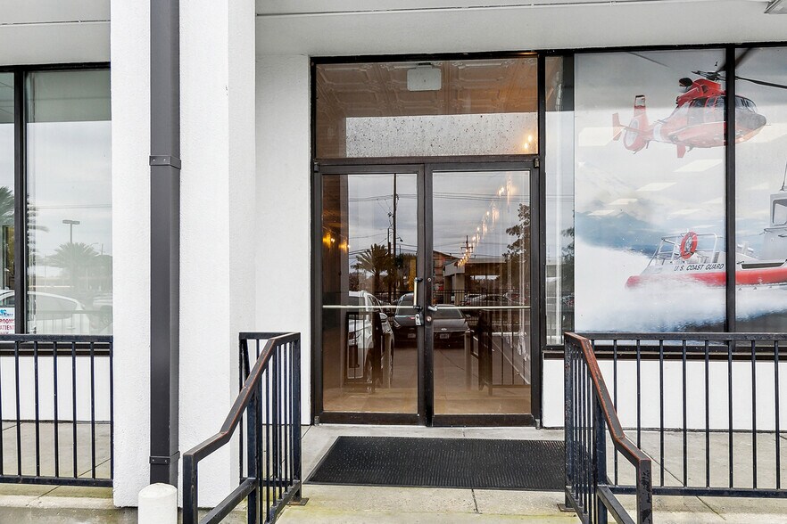 More Photos Of 3908 Veterans Memorial Blvd, Metairie General Retail For Sale