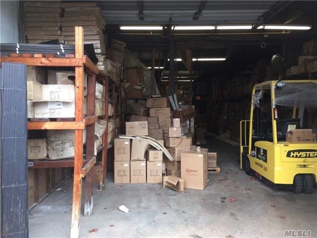 More Photos Of 16 McCarthy Rd, Island Park Warehouse For Lease