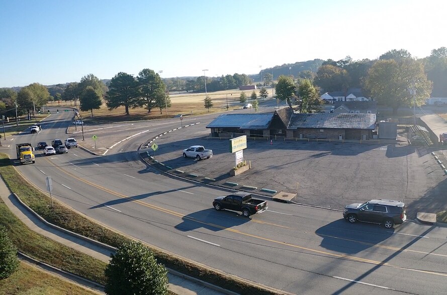 More Photos Of 1410 N Arkansas Ave, Russellville Specialty For Sale