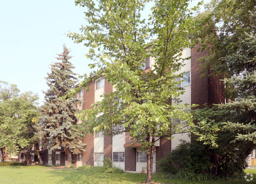 More Photos Of 9818 82nd Ave NW, Edmonton Apartments For Sale