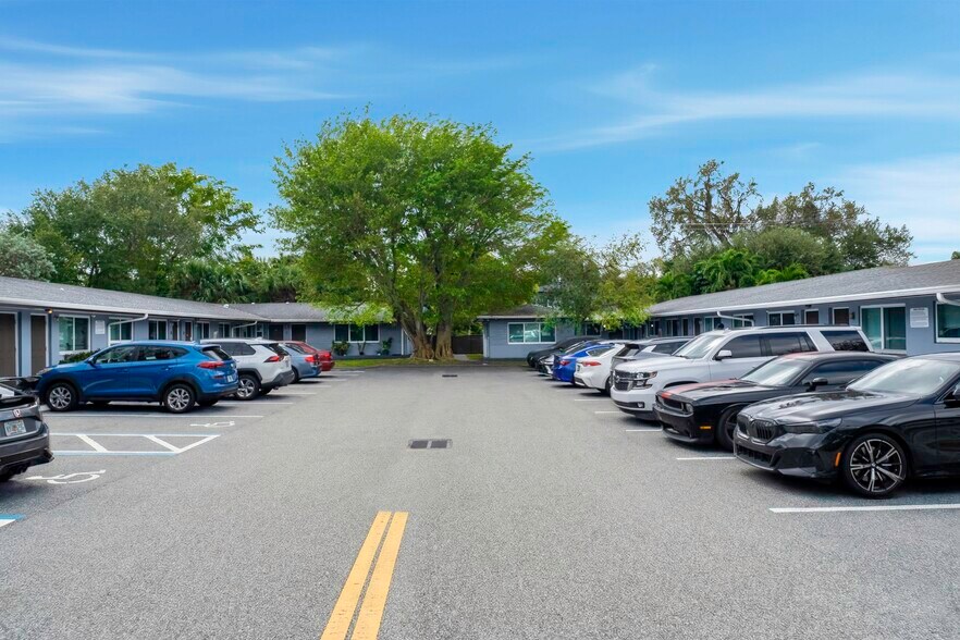 Primary Photo Of 6224 Miramar Pkwy, Miramar Apartments For Sale