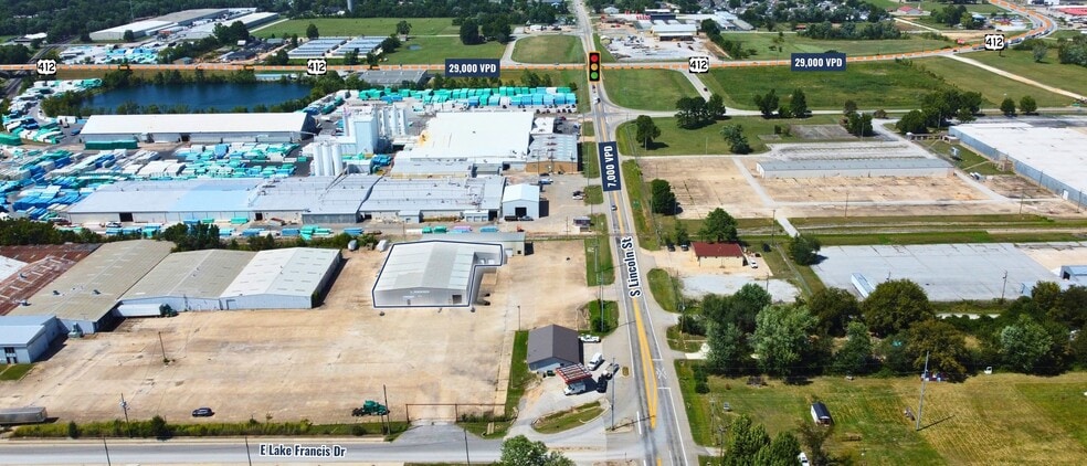 More Photos Of 1201 E Lake Francis Dr, Siloam Springs Warehouse For Lease
