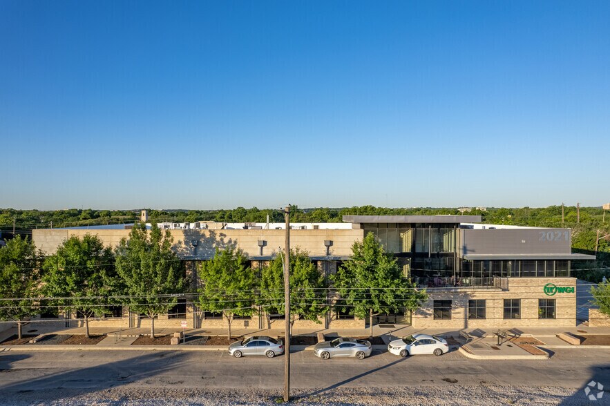 More Photos Of 2021 E 5th St, Austin Office For Lease
