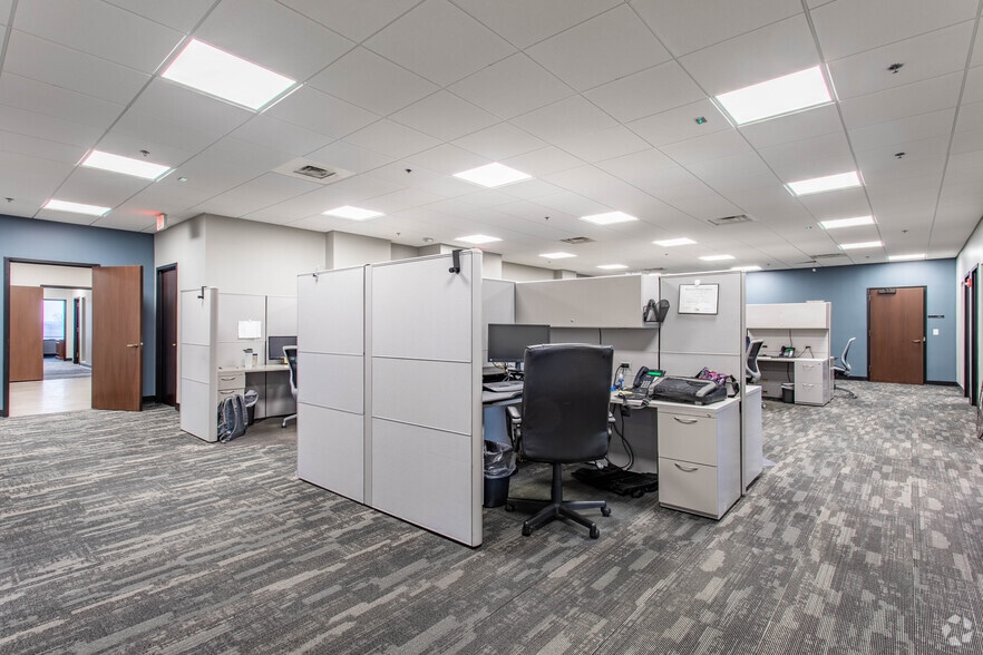 More Photos Of 3 Easton Oval, Columbus Office For Sale