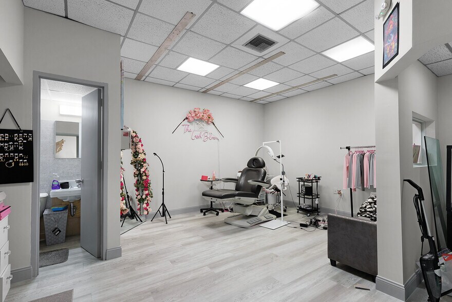 More Photos Of , Fort Myers Office For Sale