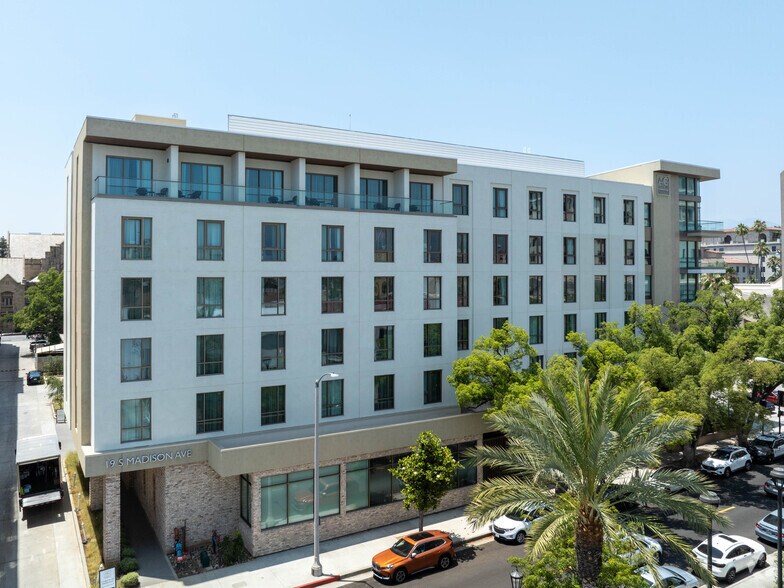 More Photos Of 550 E Colorado Blvd, Pasadena Hotel For Lease