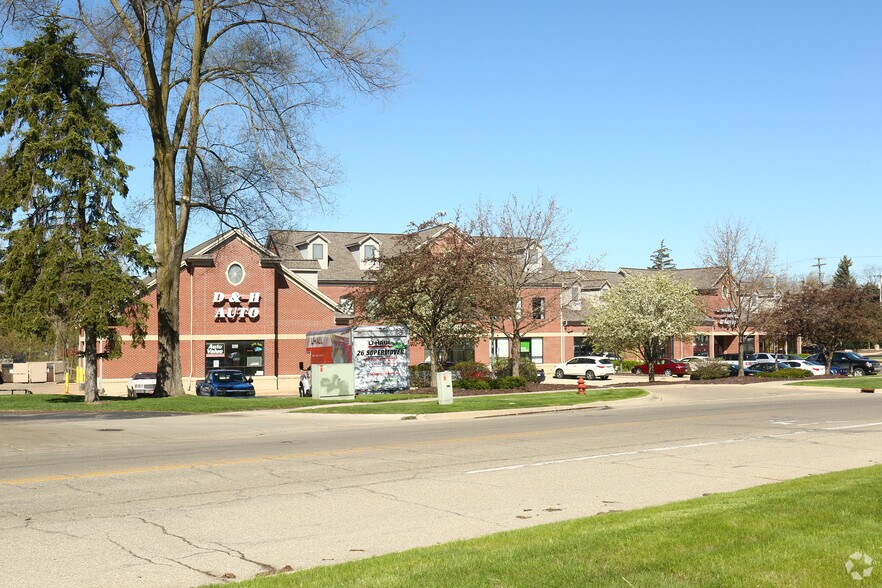 More Photos Of 506-522 E Grand River Ave, Brighton Freestanding For Lease