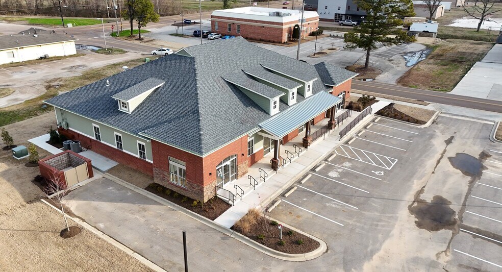 More Photos Of 6245 Greenlee St, Arlington Office For Sale