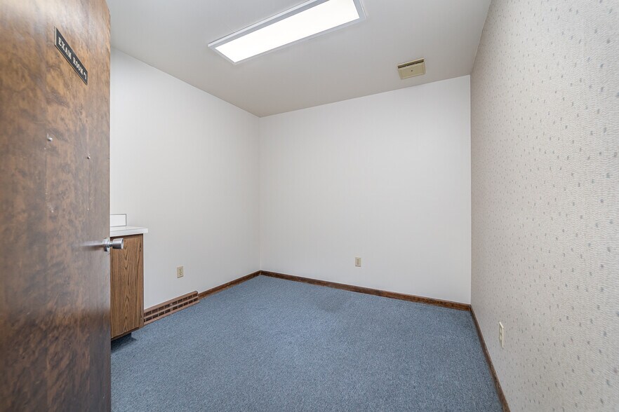 More Photos Of 3150 Hallmark Ct, Saginaw Medical For Sale