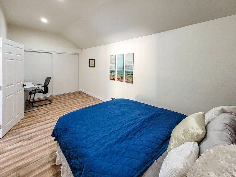 More Photos Of 6937 Perris Hill Park Rd, San Bernardino Industrial For Sale