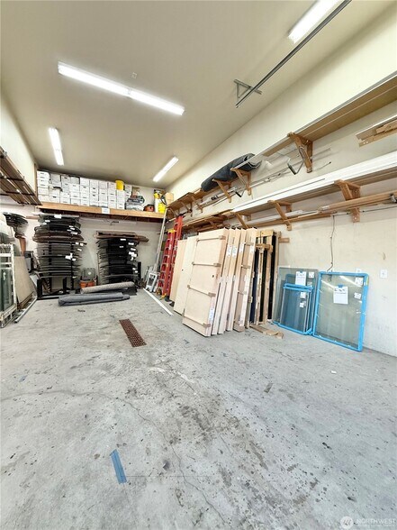 More Photos Of 509 Okoma Dr, Omak Office For Sale
