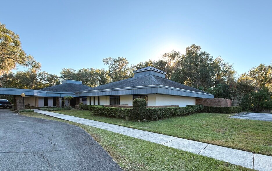 Primary Photo Of 800 W Plymouth Ave, Deland Medical For Lease
