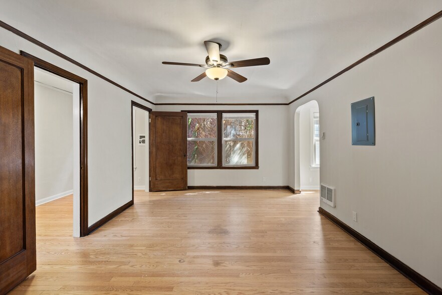 More Photos Of , Seattle Multifamily For Sale