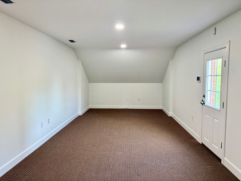 More Photos Of 113 Adris Pl, Dothan Office For Lease