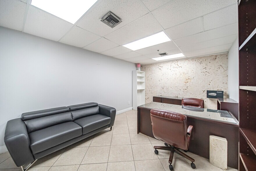 More Photos Of 3018 NW 79th Ave, Doral Warehouse For Lease