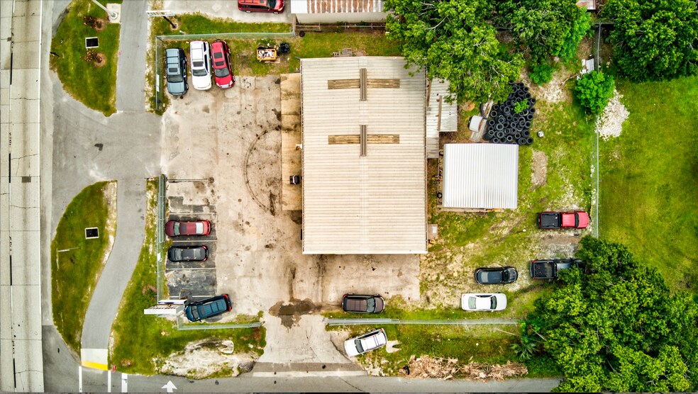 More Photos Of 2016 W Memorial Blvd, Lakeland Auto Repair For Sale