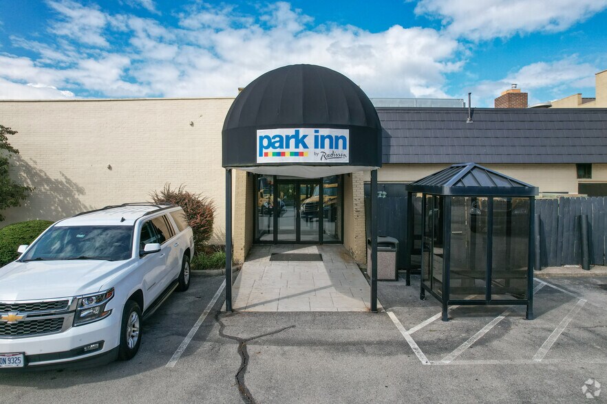 More Photos Of 3377 New Castle Rd, West Middlesex Hotel For Sale