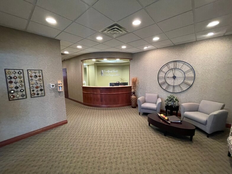 More Photos Of 1001 Chestnut Hills Pky, Fort Wayne Office For Lease