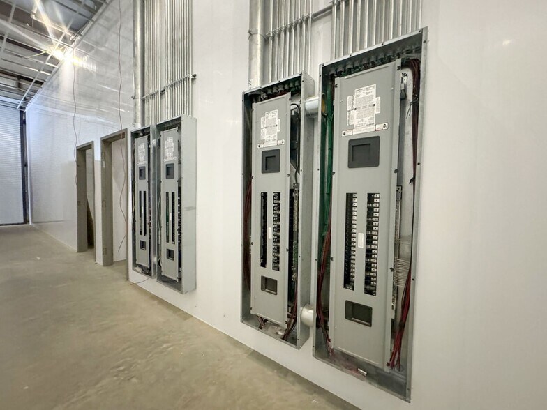 More Photos Of 369 Enterprise Dr, Batesville Industrial For Sale