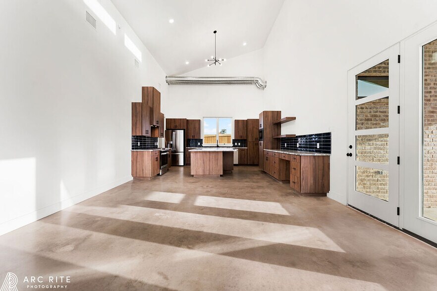 More Photos Of 2303 Toledo-4509 22nd Pl, Lubbock Specialty For Sale