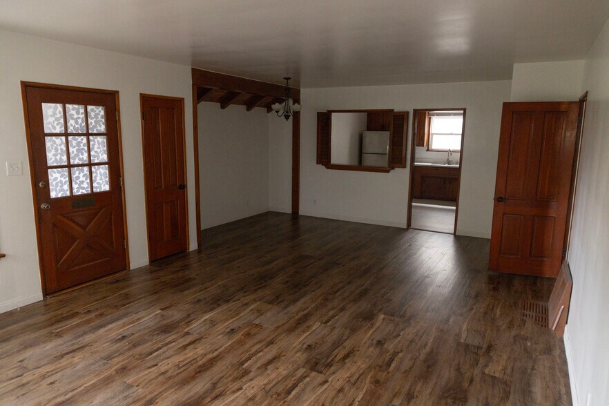 More Photos Of 16011 Victory Blvd, Van Nuys Apartments For Sale