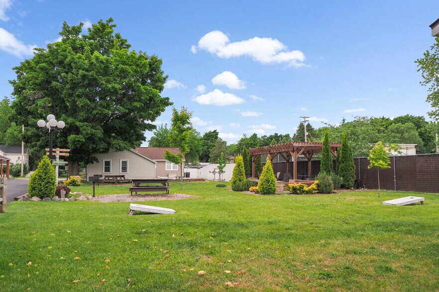 More Photos Of 17229 Northwood Hwy, Arcadia Hotel For Sale