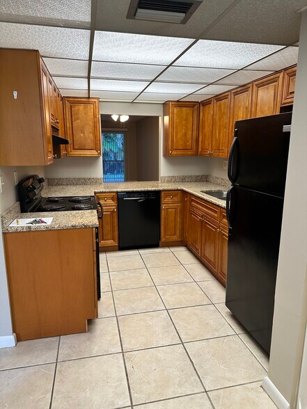 More Photos Of 960 Morningside Dr, Naples Apartments For Sale