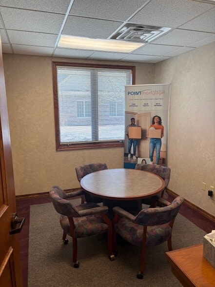 More Photos Of 105 E Bell St, Neenah Medical For Lease