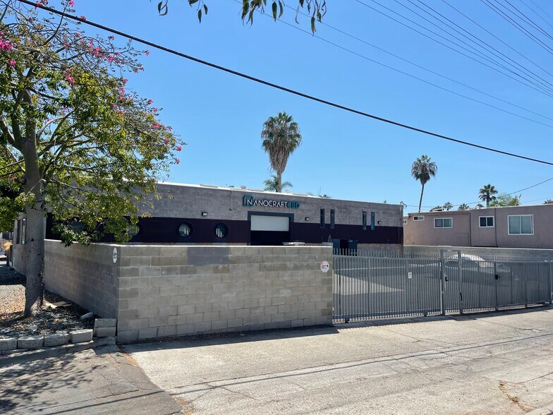 More Photos Of 1366 Hornblend St, San Diego Flex For Lease