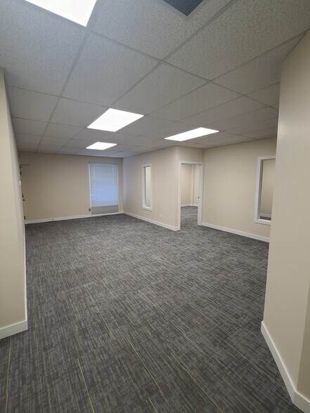 More Photos Of 10440-10464 176 St NW, Edmonton Flex For Lease