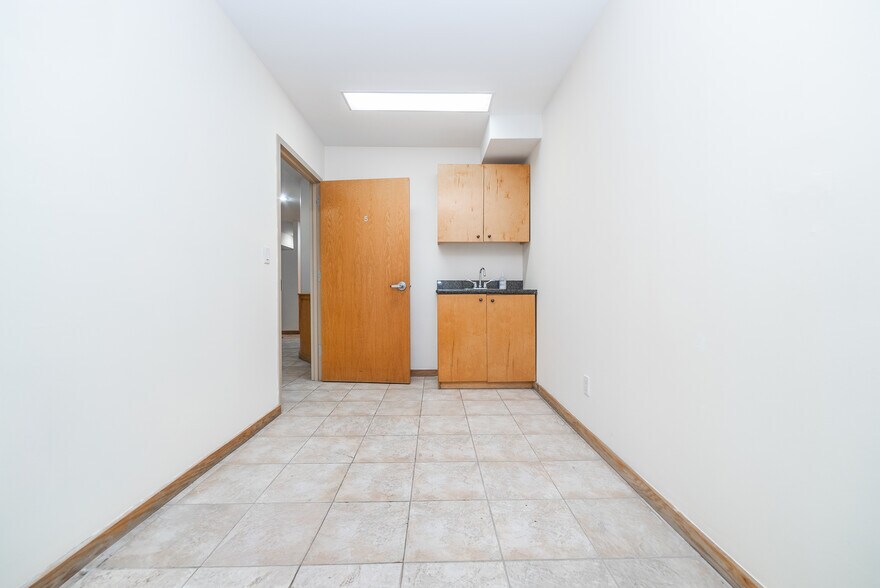 More Photos Of 1749 E 16th St, Brooklyn Storefront Retail Office For Sale