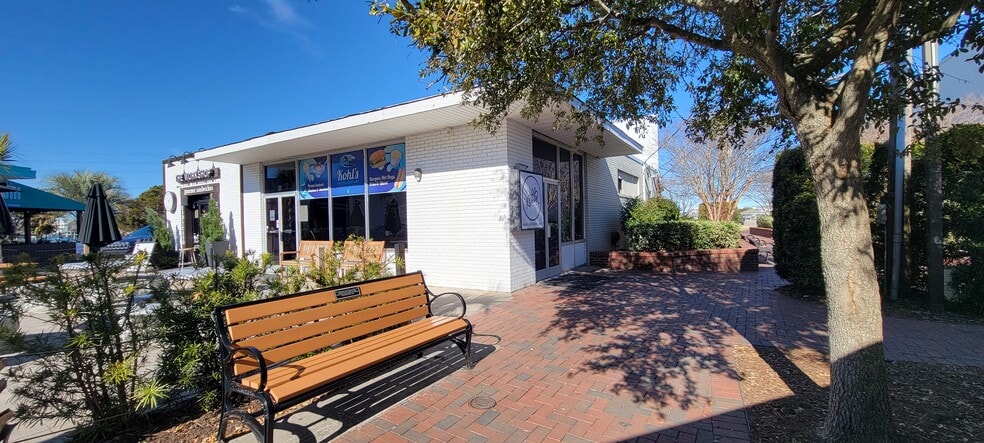 Primary Photo Of 86 Waynick Blvd, Wrightsville Beach Storefront For Lease
