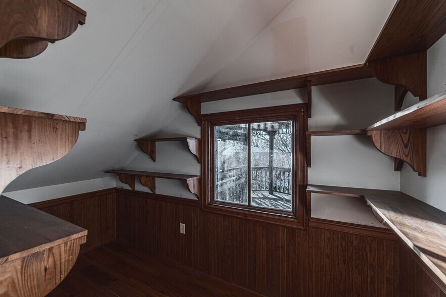 More Photos Of , Marion Unknown For Sale