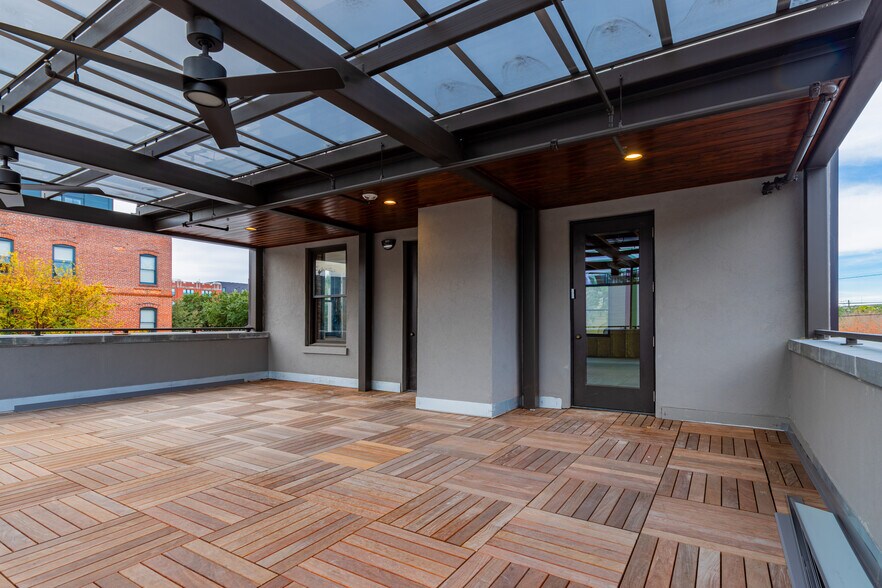 More Photos Of 30-32 Martin Luther King Jr Blvd, Savannah Restaurant For Lease