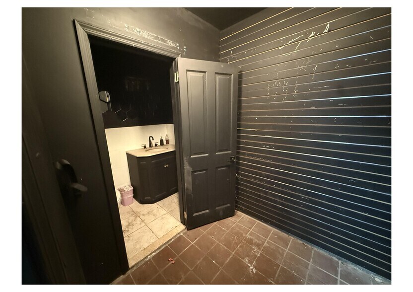 More Photos Of 4422 3rd Ave, Brooklyn Apartments For Lease