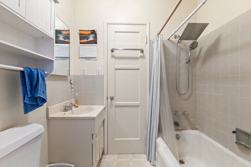 More Photos Of 1717 E Chevy Chase Dr, Glendale Multifamily For Sale