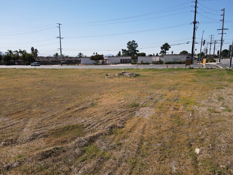 More Photos Of 6909 Victoria Ave, Highland General Retail For Lease