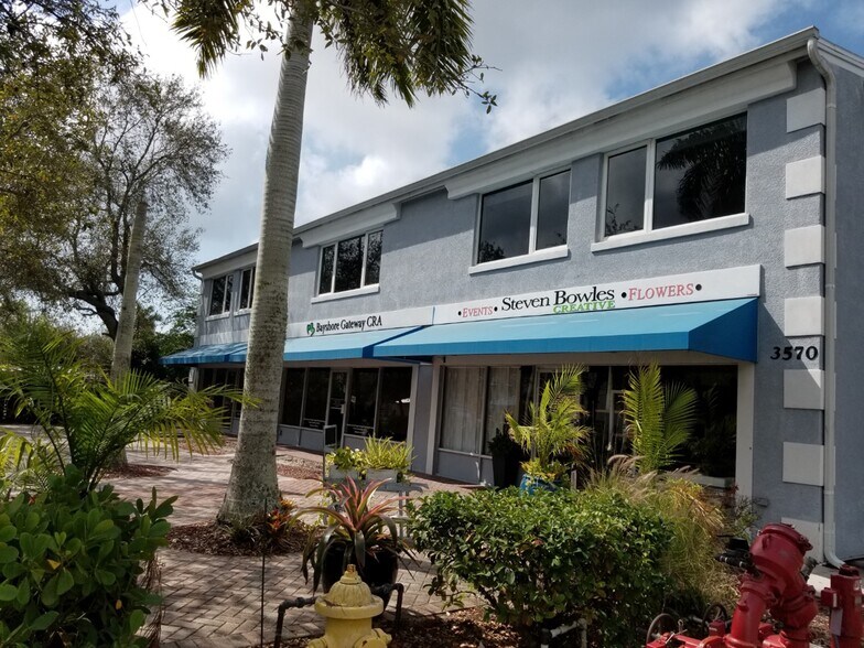 More Photos Of 3570-3590 Bayshore Dr, Naples Storefront Retail Residential For Lease
