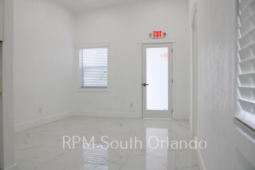 More Photos Of 1245 N Pine Hills Rd, Orlando Office Residential For Lease