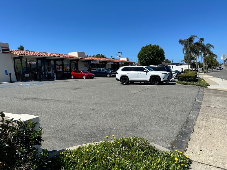More Photos Of 8462-8472 Indianapolis Ave, Huntington Beach Storefront For Lease