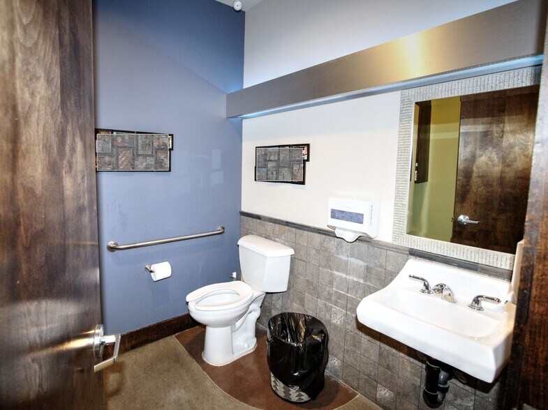 More Photos Of 5212 48 St, Red Deer Office For Sale