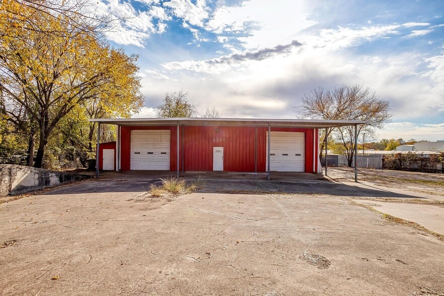 Primary Photo Of 4140 Mansfield Hwy, Forest Hill Warehouse For Sale