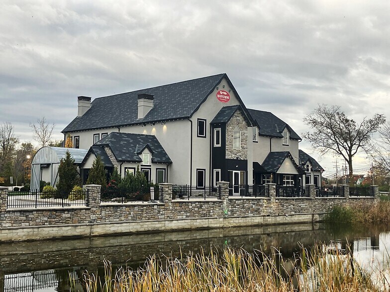 More Photos Of 5650 Tylersville Rd, Mason Restaurant For Sale