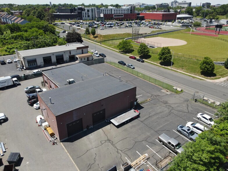 More Photos Of 75 Elliott St E, Hartford Light Manufacturing For Lease