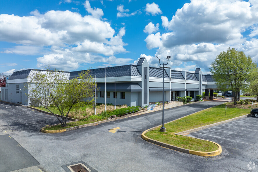 Primary Photo Of 148 Sheraton Dr, New Cumberland Storefront Retail Office For Lease